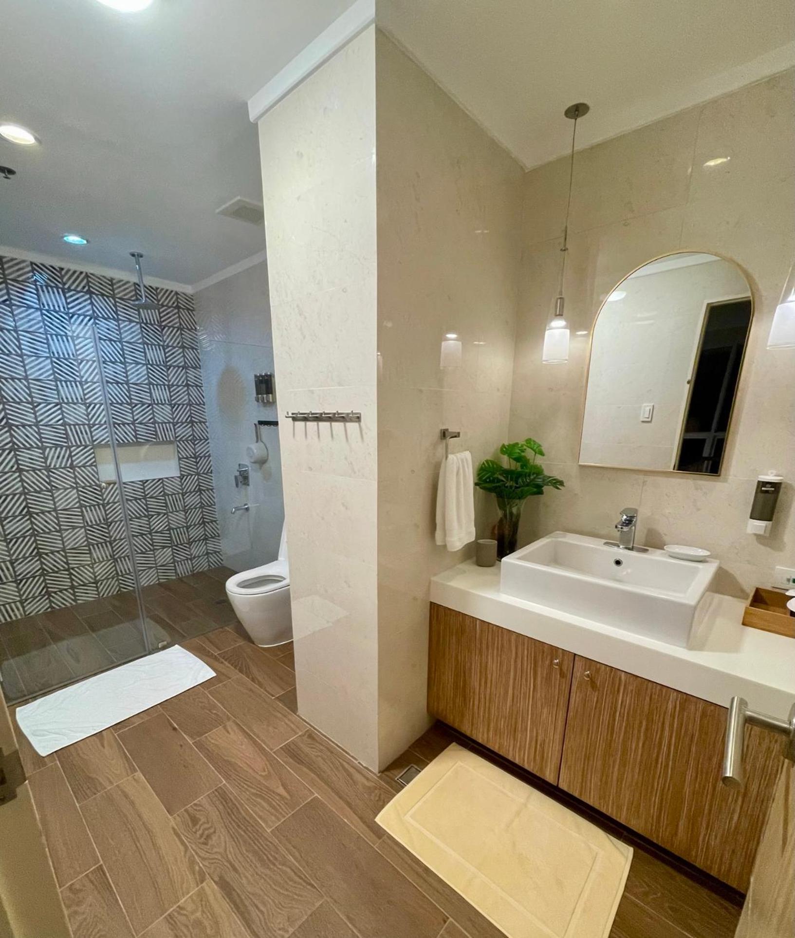 Pico De Loro 2 Bd Garden Loft With Lagoon View Насугбу Экстерьер фото